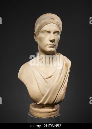 Art inspiré par le buste en marbre d'une femme, Trajanic, ca. 100–120, romain, marbre, H. 22 5/8 po (57,4 cm), Sculpture en pierre, ce portrait d’une matriarche de Trajanic, stern, a beaucoup en commun avec les images de l’épouse de Trajan, l’impératrice Plotina. Deux anciens points d'attachement dans, œuvres classiques modernisées par Artotop avec un peu de modernité. Formes, couleur et valeur, impact visuel accrocheur sur l'art émotions par la liberté d'œuvres d'art d'une manière contemporaine. Un message intemporel qui cherche une nouvelle direction créative. Artistes qui se tournent vers le support numérique et créent le NFT Artotop Banque D'Images