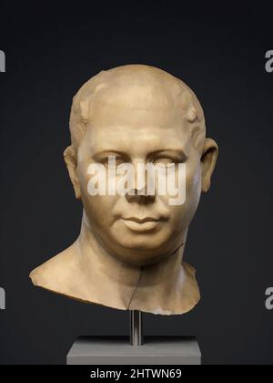 Art inspiré par le buste en marbre de portrait d'un homme, début impérial, Flavian, ca. A.D. 69–79, romain, marbre, total : 13 x 9 1/2 x 8 1/2 po. (33 x 24,1 x 21,6 cm), Pierre Sculpture, le front du sujet facile est articulé à un degré élevé; les os crâniens sont en avant, les œuvres classiques modernisées par Artotop avec une touche de modernité. Formes, couleur et valeur, impact visuel accrocheur sur l'art émotions par la liberté d'œuvres d'art d'une manière contemporaine. Un message intemporel qui cherche une nouvelle direction créative. Artistes qui se tournent vers le support numérique et créent le NFT Artotop Banque D'Images