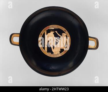 Art inspiré par le kylix en terre cuite (gobelet), classique, env. 480 av. J.-C., grec, Attique, terre cuite ; figure rouge, H. 5 3/16 po (13,2 cm), vases, intérieur et extérieur, Theseus dans le palais sous-marin de Poseidon et son arrivée à Athènes. Le sujet de la décoration est élucidé dans un poème, les œuvres classiques modernisées par Artotop avec une touche de modernité. Formes, couleur et valeur, impact visuel accrocheur sur l'art émotions par la liberté d'œuvres d'art d'une manière contemporaine. Un message intemporel qui cherche une nouvelle direction créative. Artistes qui se tournent vers le support numérique et créent le NFT Artotop Banque D'Images