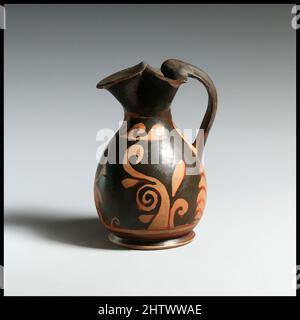 Art inspiré par l'oinochoe de terre cuite : chos (carafe), classique, ca. 350–325 av. J.-C., grec, sud-italien, Paestan, terre cuite; Figure rouge, H. 5 1/8 po. (13 cm), vases, tête de Dionysos portant une couronne de lierre, œuvres classiques modernisées par Artotop avec une touche de modernité. Formes, couleur et valeur, impact visuel accrocheur sur l'art émotions par la liberté d'œuvres d'art d'une manière contemporaine. Un message intemporel qui cherche une nouvelle direction créative. Artistes qui se tournent vers le support numérique et créent le NFT Artotop Banque D'Images