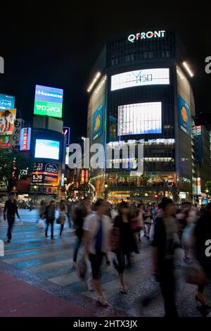 Flou des piétons Crosswalk Evening Shibuya Tokyo Japon 3.tif Banque D'Images