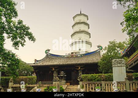 Dingguang Pagoda, alias tour blanche, à Fuzhou, dans le Fujian, en chine Banque D'Images