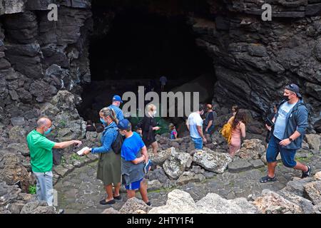 Entrée à Cueva de los Verdes, grotte en roche de lave, Lanzarote, îles Canaries, Espagne Banque D'Images