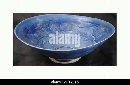 Art inspiré par Bowl, 12th–13th siècle, fabriqué en Iran, faïence ; émaillée, H. 3 1/4 po (8,3 cm), céramique, oeuvres classiques modernisées par Artotop avec une touche de modernité. Formes, couleur et valeur, impact visuel accrocheur sur l'art émotions par la liberté d'œuvres d'art d'une manière contemporaine. Un message intemporel qui cherche une nouvelle direction créative. Artistes qui se tournent vers le support numérique et créent le NFT Artotop Banque D'Images