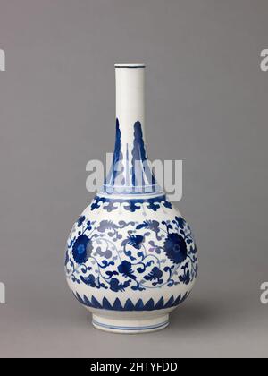 Art inspiré par vase en forme de bouteille, 19th siècle, chinois, porcelaine peinte en bleu sous-glaçure., hauteur: 7 1/8 po. (18 cm.), céramique, oeuvres classiques modernisées par Artotop avec une touche de modernité. Formes, couleur et valeur, impact visuel accrocheur sur l'art émotions par la liberté d'œuvres d'art d'une manière contemporaine. Un message intemporel qui cherche une nouvelle direction créative. Artistes qui se tournent vers le support numérique et créent le NFT Artotop Banque D'Images