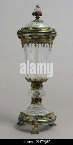 Art inspiré par la coupe couverte, 15th siècle, allemand, cristal de roche, argent doré, Cachons et perles de verre, total : 9 7/16 x 3 1/4 po. (24 x 8,2 cm), Lapidaire Work-Crystal, le cristal de roche a été très apprécié tout au long de l'histoire pour sa dureté et sa clarté brillante. Au Moyen Age, les œuvres classiques modernisées par Artotop avec une touche de modernité. Formes, couleur et valeur, impact visuel accrocheur sur l'art émotions par la liberté d'œuvres d'art d'une manière contemporaine. Un message intemporel qui cherche une nouvelle direction créative. Artistes qui se tournent vers le support numérique et créent le NFT Artotop Banque D'Images