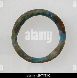 Art inspiré par Plain Ring, 7th siècle, fabriqué à Niederbreisig, Allemagne, Frankish, Alliage de cuivre, total : 1 1/4 x 3/16 po. (3,2 x 0,4 cm), Metalwork-alliage de cuivre, oeuvres classiques modernisées par Artotop avec une touche de modernité. Formes, couleur et valeur, impact visuel accrocheur sur l'art émotions par la liberté d'œuvres d'art d'une manière contemporaine. Un message intemporel qui cherche une nouvelle direction créative. Artistes qui se tournent vers le support numérique et créent le NFT Artotop Banque D'Images