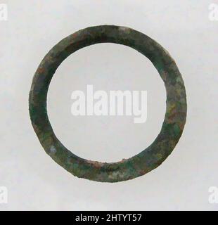 Art inspiré de Plain Ring, 7th siècle, fabriqué dans le nord de la France, Frankish, alliage de cuivre, total: 1 x 1/8 po. (2,5 x 0,3 cm), Metalwork-alliage de cuivre, oeuvres classiques modernisées par Artotop avec une touche de modernité. Formes, couleur et valeur, impact visuel accrocheur sur l'art émotions par la liberté d'œuvres d'art d'une manière contemporaine. Un message intemporel qui cherche une nouvelle direction créative. Artistes qui se tournent vers le support numérique et créent le NFT Artotop Banque D'Images