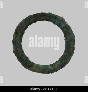 Art inspiré de Plain Ring, fin 6th ou début du 7th siècle, fabriqué à Niederbreisig, Allemagne; fabriqué en Alamania; fabriqué dans le nord de la France, Frankish, alliage de cuivre, total: 1 1/16 x 1/8 po. (2,7 x 0,3 cm), Metalwork-alliage de cuivre, oeuvres classiques modernisées par Artotop avec une touche de modernité. Formes, couleur et valeur, impact visuel accrocheur sur l'art émotions par la liberté d'œuvres d'art d'une manière contemporaine. Un message intemporel qui cherche une nouvelle direction créative. Artistes qui se tournent vers le support numérique et créent le NFT Artotop Banque D'Images