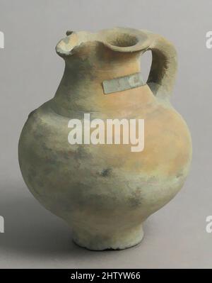 Art inspiré par Jug, 15th siècle, français, faïence, total : 5 9/16 x 4 7/16 po (14,2 x 11,2 cm), céramique, œuvres classiques modernisées par Artotop avec une touche de modernité. Formes, couleur et valeur, impact visuel accrocheur sur l'art émotions par la liberté d'œuvres d'art d'une manière contemporaine. Un message intemporel qui cherche une nouvelle direction créative. Artistes qui se tournent vers le support numérique et créent le NFT Artotop Banque D'Images