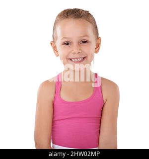 Cette petite fille fait des choses à sa façon. Gros plan portrait d'une adorable petite fille. Banque D'Images