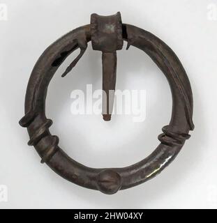 Art inspiré par la poignée de porte, 15th–16th Century, européen, fer, total : 5 3/8 x 5 1/4 po (13,7 x 13,3 cm), Metalwork-Iron, œuvres classiques modernisées par Artotop avec une touche de modernité. Formes, couleur et valeur, impact visuel accrocheur sur l'art émotions par la liberté d'œuvres d'art d'une manière contemporaine. Un message intemporel qui cherche une nouvelle direction créative. Artistes qui se tournent vers le support numérique et créent le NFT Artotop Banque D'Images