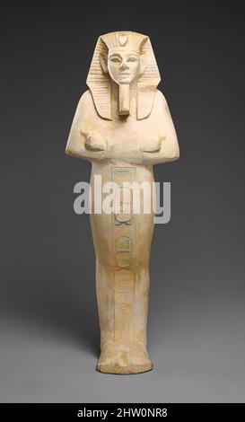 Art inspiré par Shabti de Mrneptah, Nouveau Royaume, Ramesside, dynastie 19, ca. 1213–1203 av. J.-C., d'Égypte; probablement de haute-Égypte, Thèbes, Limestone, h. 18,5 cm (7 5/16 po), Merneptah était le quatorzième fils de Ramsès II par sa reine Istnofret. Déjà d'âge avancé, il construit, les oeuvres classiques modernisées par Artotop avec un peu de modernité. Formes, couleur et valeur, impact visuel accrocheur sur l'art émotions par la liberté d'œuvres d'art d'une manière contemporaine. Un message intemporel qui cherche une nouvelle direction créative. Artistes qui se tournent vers le support numérique et créent le NFT Artotop Banque D'Images