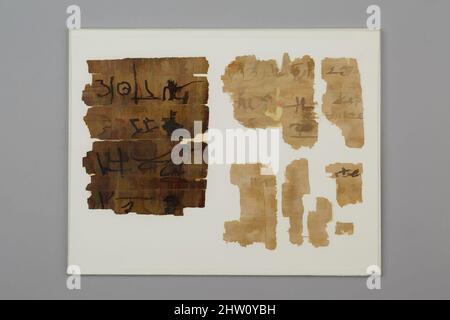 Art inspiré par des fragments de Papyrus, période tardive, Saite ou plus tard, dynastie 26 ou plus tard, 656 av. J.-C. ou plus tard, d'Égypte, haute Égypte, Thèbes, Deir el-Bahri, Tombe de Nespekashuty (TT 312,), 1922–24, Papyrus, encre, cadre en verre : L. 21 × H. 16,6 cm (8 1/4 × 6 9/16 po), ces papyrus, œuvres classiques modernisées par Artotop avec une touche de modernité. Formes, couleur et valeur, impact visuel accrocheur sur l'art émotions par la liberté d'œuvres d'art d'une manière contemporaine. Un message intemporel qui cherche une nouvelle direction créative. Artistes qui se tournent vers le support numérique et créent le NFT Artotop Banque D'Images