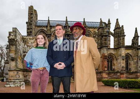 Rosslyn Chapel, Midlothian, Écosse, Royaume-Uni, 03 mars 2022. La pièce Da Vinci Code: Leigh Lothian, Nigel Harman (comme Robert Langdon), et Danny John-Jules (Sir Leigh Teabing) visitent l'emplacement emblématique de l'histoire du thriller avant d'apporter une adaptation de scène par Rachel Wagstaff et Duncan Abel et est dirigé par Luke Sheppard. Banque D'Images