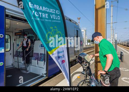 France, Loire-Atlantique, circuit à vélo de la Loire, Loire à vélo, Nantes, La Loire ? V?lo train facilite le voyage sur la Loire ? V?lo route entre ORL?ans et le Croisic Banque D'Images