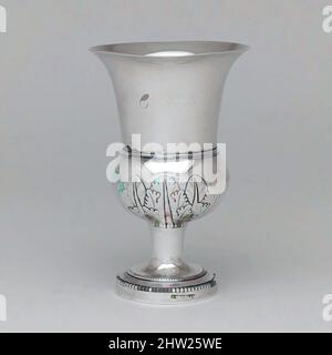 Art inspiré par Goblet, CA. 1815, fabriqué à Philadelphie, Pennsylvanie, États-Unis, américain, Argent, total : 6 5/16 po (16 cm) ; 7 oz. 18 l/h (245,2 g), argent, Anthony Rasch (env. 1778–1858, œuvres classiques modernisées par Artotop avec une touche de modernité. Formes, couleur et valeur, impact visuel accrocheur sur l'art émotions par la liberté d'œuvres d'art d'une manière contemporaine. Un message intemporel qui cherche une nouvelle direction créative. Artistes qui se tournent vers le support numérique et créent le NFT Artotop Banque D'Images