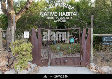 Napa, CA, États-Unis, 19 septembre 2021. Porte d'entrée du jardin Martha Walker au parc Skyline Wilderness. Banque D'Images