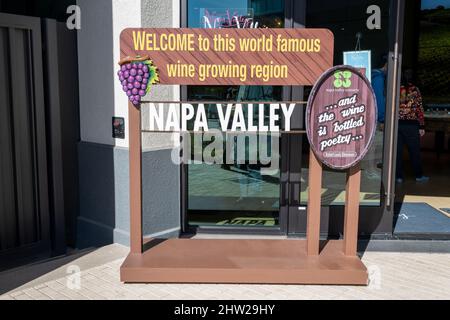 Napa, CA, États-Unis, 19 septembre 2021. Porte d'entrée du centre d'accueil Napa Valley, un endroit où les touristes peuvent obtenir des informations Banque D'Images