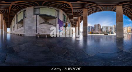 Vue panoramique à 360° de Photographie à 360 degrés de l'auditorium de Saragosse, espagne, 28/03/2022