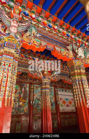 Monastère tibétain peintures du temple magnifiquement décorées peinture au Serti Gompa à Langmusi / décoration et divinité peintes ornées / divinités importantes pour la religion bouddhiste, au Sertri Gompa / Monastère de Dacanglang (Dacanglangmu Saichisi). Une célèbre Lamasery à Langmusi, province de Gansu, Chine RPC (125) Banque D'Images