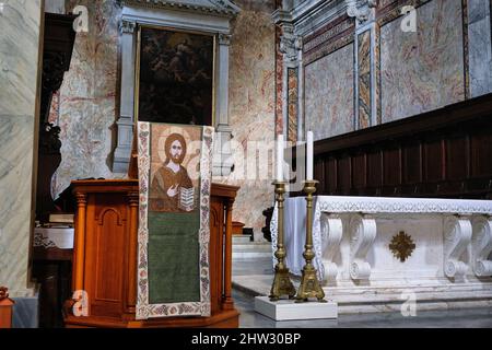 Intérieur de la cathédrale d'Ostuni (Duomo di Ostuni; Basilique de Santa Maria Assunta) Cathédrale catholique romaine à Ostuni, Brindisi Apulia Banque D'Images