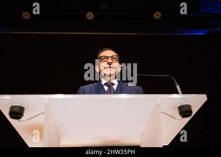 Jean Messiha participant à la campagne présidentielle d'Eric Zemmour, réunion de soutien pour la Reconquete. Jean Messiha est un économiste, homme politique et ancien haut fonctionnaire français d'origine égyptienne. Saint-Brieuc, Bretagne, France. Banque D'Images