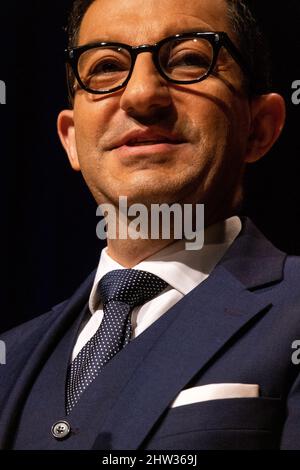 Jean Messiha participant à la campagne présidentielle d'Eric Zemmour, réunion de soutien pour la Reconquete. Jean Messiha est un économiste, homme politique et ancien haut fonctionnaire français d'origine égyptienne. Saint-Brieuc, Bretagne, France. Banque D'Images
