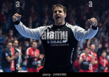 Kassel, Allemagne. 03rd mars 2022. Handball: Bundesliga, MT Melsungen - HSV Hamburg, Matchday 23, Rothenbach-Halle. Le gardien de but de Melsungen Nebojsa Simic Santé. Credit: Swen Pförtner/dpa/Alay Live News Banque D'Images