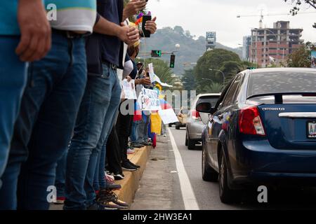 Caracas, Venezuela, 03th mars 2022. Un groupe de manifestants convoqués par l'opposition au gouvernement de Nicolás Maduro s'est concentré dans un rp Banque D'Images