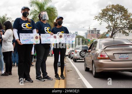 Caracas, Venezuela, 03th mars 2022. Un groupe de manifestants convoqués par l'opposition au gouvernement de Nicolás Maduro s'est concentré dans un rp Banque D'Images