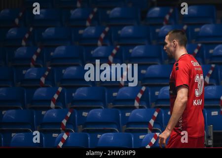 Kassel, Allemagne. 03rd mars 2022. Handball: Bundesliga, MT Melsungen - HSV Hamburg, Matchday 23, Rothenbach-Halle. Le Gleb Kalarash de Melsungen quitte le hall après une disqualification. Credit: Swen Pförtner/dpa/Alay Live News Banque D'Images