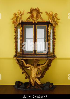 Art inspiré par Showcase on stand (Scarabattola), fin du 17th siècle, italien, Rome, noyer ; Bois de tilleul sculpté, peint et doré; verre miroir, total: 91 × 60 × 24 1/2 po. (231,1 × 152,4 × 62,2 cm), mobilier en bois, la figure d'appui montre la forte influence de la sculpture, les œuvres classiques modernisées par Artotop avec un peu de modernité. Formes, couleur et valeur, impact visuel accrocheur sur l'art émotions par la liberté d'œuvres d'art d'une manière contemporaine. Un message intemporel qui cherche une nouvelle direction créative. Artistes qui se tournent vers le support numérique et créent le NFT Artotop Banque D'Images