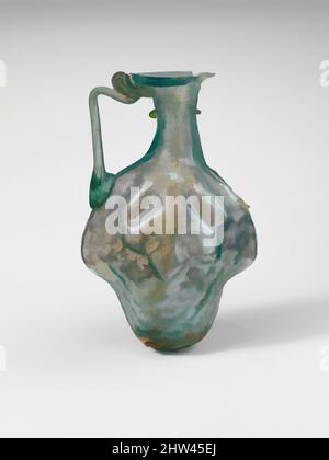 Art inspiré par une bouteille en verre en forme de bouquet de raisins, Mid Imperial, 2nd–3rd Century A.D., Roman, Glass ; Soufflé dans un moule en deux parties, H. : 3 3/8 po. (8,6 cm), verre, bleu translucide vert, avec manche de même couleur. Rebord replié, vers le bas, rond et vers l'intérieur ; col évasé ; Misshapen, œuvres classiques modernisées par Artotop avec une touche de modernité. Formes, couleur et valeur, impact visuel accrocheur sur l'art émotions par la liberté d'œuvres d'art d'une manière contemporaine. Un message intemporel qui cherche une nouvelle direction créative. Artistes qui se tournent vers le support numérique et créent le NFT Artotop Banque D'Images