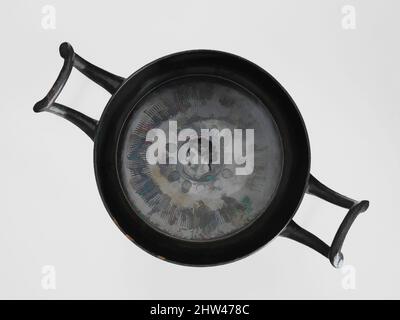Art inspiré par kylix sans tige en terre cuite (gobelet), hellénistique, fin du 4th–3rd siècle avant J.-C., grec, sud-italien, Campanien, calénien, Terre cuite ; vernis noir, total : 2 7/8 x 7 3/4 po. (7,3 x 19,7 cm), vases, coupes d'argent avec médaillons en bas relief à l'intérieur ont été, les œuvres classiques modernisées par Artotop avec un peu de modernité. Formes, couleur et valeur, impact visuel accrocheur sur l'art émotions par la liberté d'œuvres d'art d'une manière contemporaine. Un message intemporel qui cherche une nouvelle direction créative. Artistes qui se tournent vers le support numérique et créent le NFT Artotop Banque D'Images