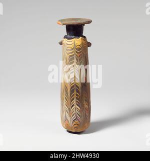 Art inspiré par le verre alabastron (flacon de parfum), ancien classique ou hellénistique, 4th–3rd siècle avant J.-C., grec, Méditerranée orientale ou italien, verre; forme centrale, Groupe II, H.: 6 7/8 po. (17,5 cm), verre, bleu cobalt translucide, avec poignées de la même couleur; pistes en jaune opaque, œuvres classiques modernisées par Artotop avec une touche de modernité. Formes, couleur et valeur, impact visuel accrocheur sur l'art émotions par la liberté d'œuvres d'art d'une manière contemporaine. Un message intemporel qui cherche une nouvelle direction créative. Artistes qui se tournent vers le support numérique et créent le NFT Artotop Banque D'Images