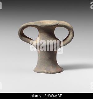 Art inspiré par un pot miniature en terre cuite avec deux poignées, archaïque, 7th–6th Century B.C., grec, laconien, Terre cuite, H. 2 1/8 po. (5,4 cm), vases, deux poignées, traces de peinture blanche, oeuvres classiques modernisées par Artotop avec une touche de modernité. Formes, couleur et valeur, impact visuel accrocheur sur l'art émotions par la liberté d'œuvres d'art d'une manière contemporaine. Un message intemporel qui cherche une nouvelle direction créative. Artistes qui se tournent vers le support numérique et créent le NFT Artotop Banque D'Images