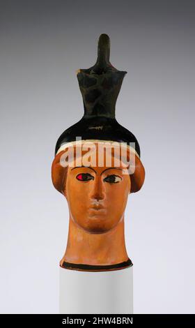 Art inspiré par la terre cuite oinochoe (carafe) sous la forme d'une tête de femme, classique, ca. 460–450 C.-B., grec, Attique, terre cuite ; figure rouge, H. 5 3/8 po (13,7 cm), vases, le visage sérieux avec le menton lourd est typique du style classique ancien, qui marque la sculpture grecque de la première, œuvres classiques modernisées par Artotop avec un peu de modernité. Formes, couleur et valeur, impact visuel accrocheur sur l'art émotions par la liberté d'œuvres d'art d'une manière contemporaine. Un message intemporel qui cherche une nouvelle direction créative. Artistes qui se tournent vers le support numérique et créent le NFT Artotop Banque D'Images