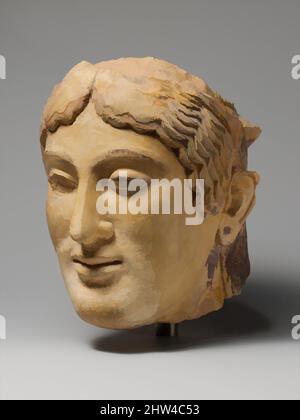 Art inspiré par la tête de terre cuite d'une femme, probablement un sphinx, archaïque, 1st quart du 5th siècle avant J.-C., grec, terre cuite, H. 8 1/8 in. (20,7 cm), terracottas, sculpture en terre cuite de grande échelle et de haute qualité est rare dans l'art grec du continent comme contre celui du sud, les œuvres classiques modernisées par Artotop avec un peu de modernité. Formes, couleur et valeur, impact visuel accrocheur sur l'art émotions par la liberté d'œuvres d'art d'une manière contemporaine. Un message intemporel qui cherche une nouvelle direction créative. Artistes qui se tournent vers le support numérique et créent le NFT Artotop Banque D'Images