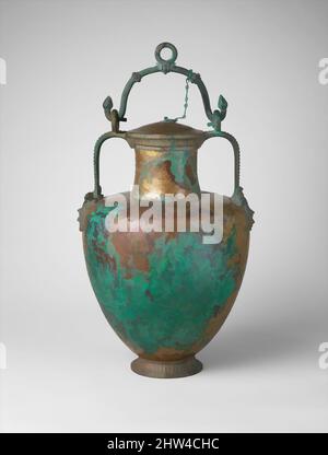 Art inspiré par le Bronze Neck-amphora (bocal) avec couvercle et poignée de caution, archaïque, dernier quart du 6th siècle C.-B., grec, Bronze, H. avec poignée 21 11/16 po. (55,1 cm), bronzes, vases en métal sont beaucoup plus rares que leurs homologues en céramique parce que moins ont été fabriqués et parce que le métal, les œuvres classiques modernisées par Artotop avec un peu de modernité. Formes, couleur et valeur, impact visuel accrocheur sur l'art émotions par la liberté d'œuvres d'art d'une manière contemporaine. Un message intemporel qui cherche une nouvelle direction créative. Artistes qui se tournent vers le support numérique et créent le NFT Artotop Banque D'Images