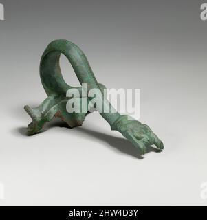 Art inspiré par la poignée en bronze d'un oinochoe (carafe), archaïque, début du 5th siècle av. J.-C., grec, bronze, maximum H. 5 9/16 po. (14,2 cm.), bronzes, le haut de la poignée est décoré avec la tête d'un lion, le fond avec la tête d'une peau de panthère. Le choix des motifs juxtapose a, oeuvres classiques modernisées par Artotop avec un peu de modernité. Formes, couleur et valeur, impact visuel accrocheur sur l'art émotions par la liberté d'œuvres d'art d'une manière contemporaine. Un message intemporel qui cherche une nouvelle direction créative. Artistes qui se tournent vers le support numérique et créent le NFT Artotop Banque D'Images