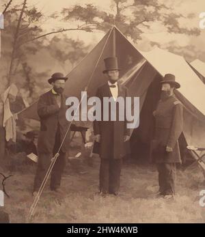 Art inspiré par le président Abraham Lincoln, le général de division John A. McClernand (à droite), et E. J. Allen (Allan Pinkerton, à gauche), chef du Service secret des États-Unis, au Département du Service secret, quartier général de l'Armée du Potomac, près d'Antietam, Maryland, le 3 octobre 1862, Œuvres classiques modernisées par Artotop avec une touche de modernité. Formes, couleur et valeur, impact visuel accrocheur sur l'art émotions par la liberté d'œuvres d'art d'une manière contemporaine. Un message intemporel qui cherche une nouvelle direction créative. Artistes qui se tournent vers le support numérique et créent le NFT Artotop Banque D'Images