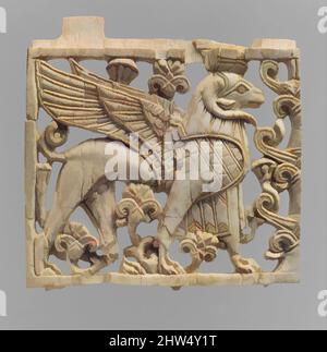 Art inspiré par la plaque de meubles ajourés avec un striding, à tête de vérin sphinx, Neo-Assyrian, ca. 9th–8th siècle av. J.-C., Mésopotamie, Nimrud (ancien Kalhu), Assyrien, Ivoire, H. 3 1/16 x W. 3 1/8 x D. 5/16 po. (7,8 x 8 x 0,8 cm), ivoire / reliefs d'os, Un sphinx à tête de bélier, un fantastique, des œuvres classiques modernisées par Artotop avec une touche de modernité. Formes, couleur et valeur, impact visuel accrocheur sur l'art émotions par la liberté d'œuvres d'art d'une manière contemporaine. Un message intemporel qui cherche une nouvelle direction créative. Artistes qui se tournent vers le support numérique et créent le NFT Artotop Banque D'Images