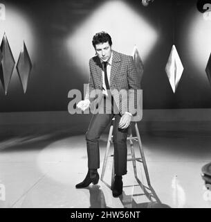 Tom Jones vu ici en enregistrant Tom Jones! Programme TV aux studios ATV d'Elstree. 25th mars 1967 Banque D'Images
