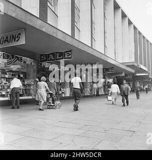 Supermarché coopératif à Stratford, Londres, le 15th juillet 1967 Banque D'Images