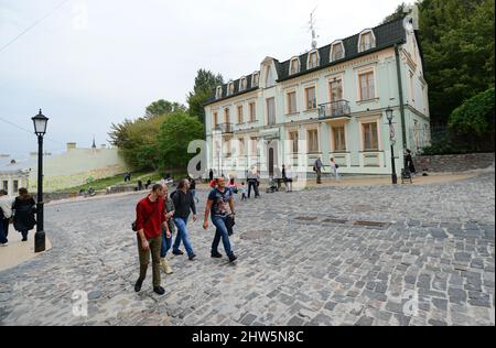 Ambassade du Brésil logée dans un ancien bâtiment Bauhaus sur la descente d'Andridskyi à Kiev, en Ukraine. Banque D'Images