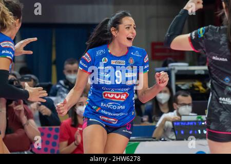 Novara, Italie. 03rd mars 2022. Exultation de Caterina Bosetti (Igor Gorgonzola Novara) pendant Igor Gorgonzola Novara vs Prosecco Doc Imoco Volley Conegliano, Volleyball Italien série A1 Match de femmes à Novara, Italie, Mars 03 2022 crédit: Agence de photo indépendante/Alamy Live News Banque D'Images