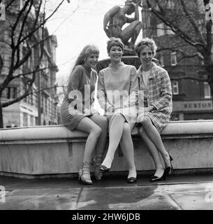 Photo aux répétitions pour les « trois Sœurs » de Chekhov, Marianne Faithfull, avril Elgar et Glenda Jackson. 7th avril 1967. Banque D'Images