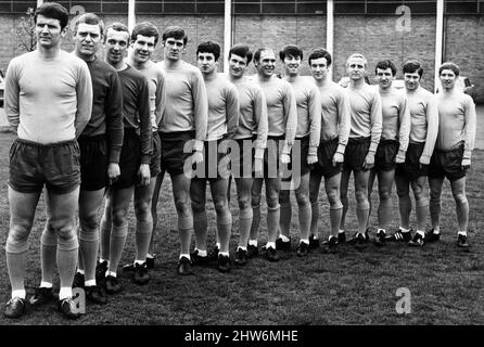 Équipe finale de la coupe F C d'Everton. De gauche à droite, Brian Labone, Gordon West, Geoff Barnett, Joe Royle, Roger Kenyan, Jimmy mari, Tommy Wright, Ray Wilson, Howard Kendall, Colin Harvey, Alex Young, John Morrissey, Tommy Jackson et Alan ball. Mai 1968. Banque D'Images