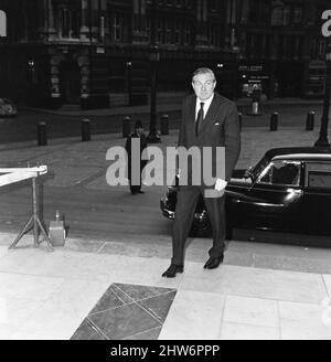 Un service commémoratif a eu lieu à la cathédrale Saint-Paul, à Londres, pour le regretté Martin Luther King Jr et a été assisté par un certain nombre de dignitaires. Home Secrétaire James Callaghan. 10th avril 1968. Banque D'Images